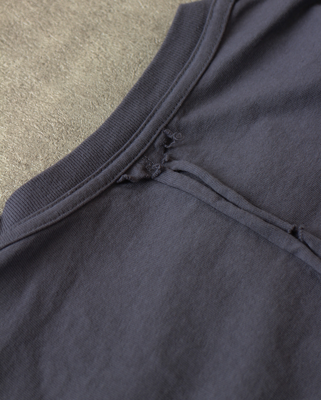 Inside Out Nu Tee (n.charcoal)