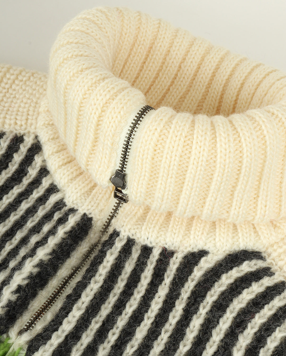 Mix Pattern Pullover Knit multi