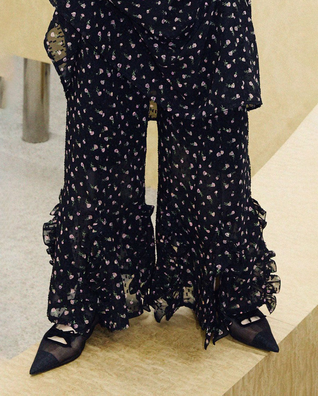 Flower Jacquard Frill Pants black