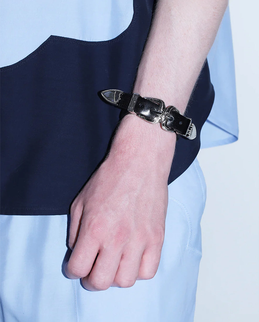 Double Buckle Bangle black – LOVE nagoya