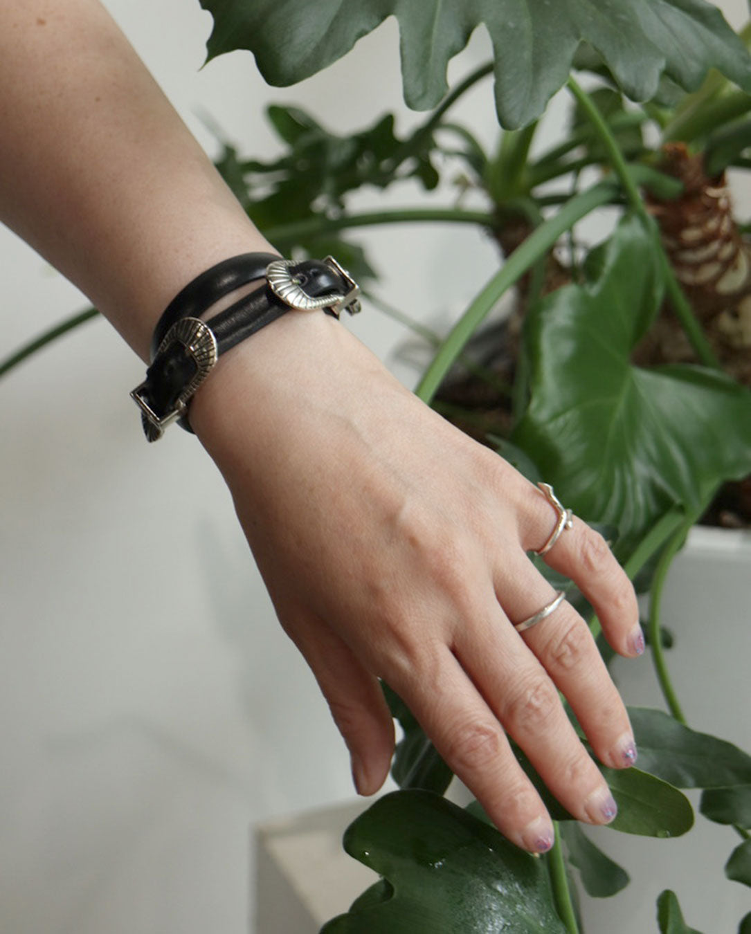 Double Buckle Leather Bangle black