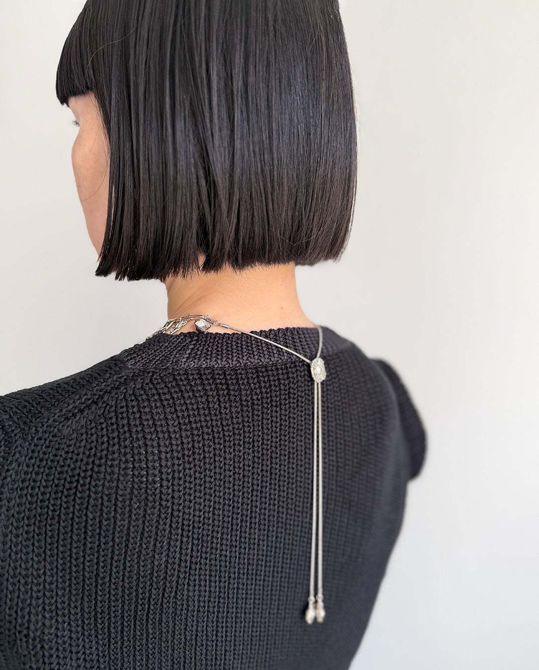 Metal Motif Loop Tie silver