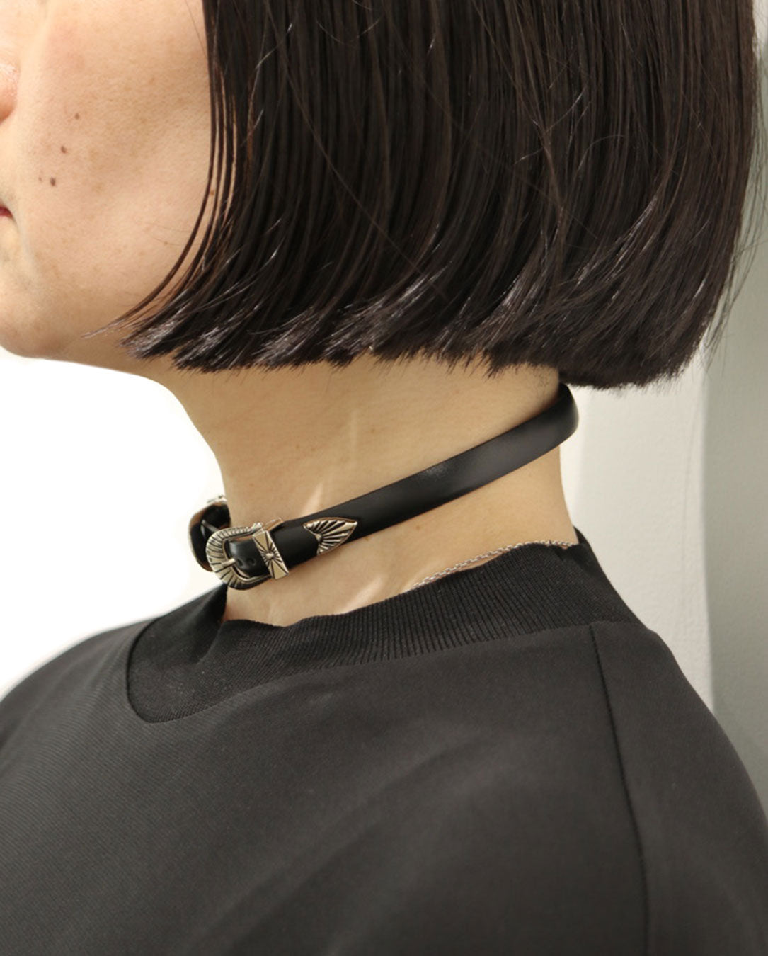 Double Buckle Leather Bangle black