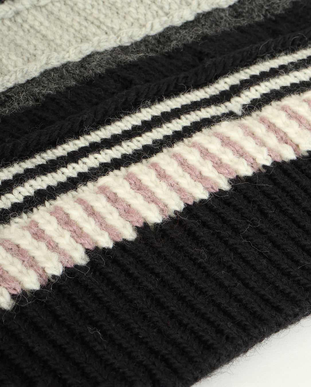 Mix Pattern Pullover Knit monotone