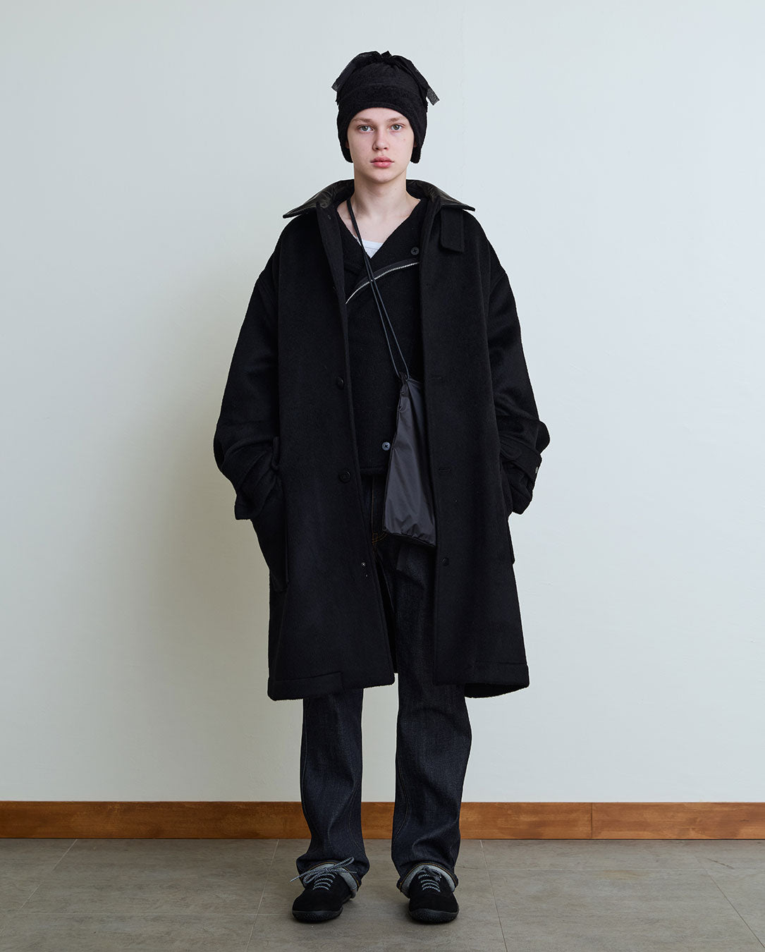 Researched City Coat black