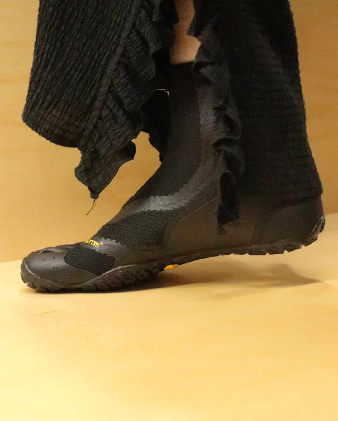 靴 VIBRAM 5FINGERS SUICOKE HUMAMPHIBIAN-HI Vibram FiveFingers by SUICOKE humamphibian-HI – LOVE nagoya