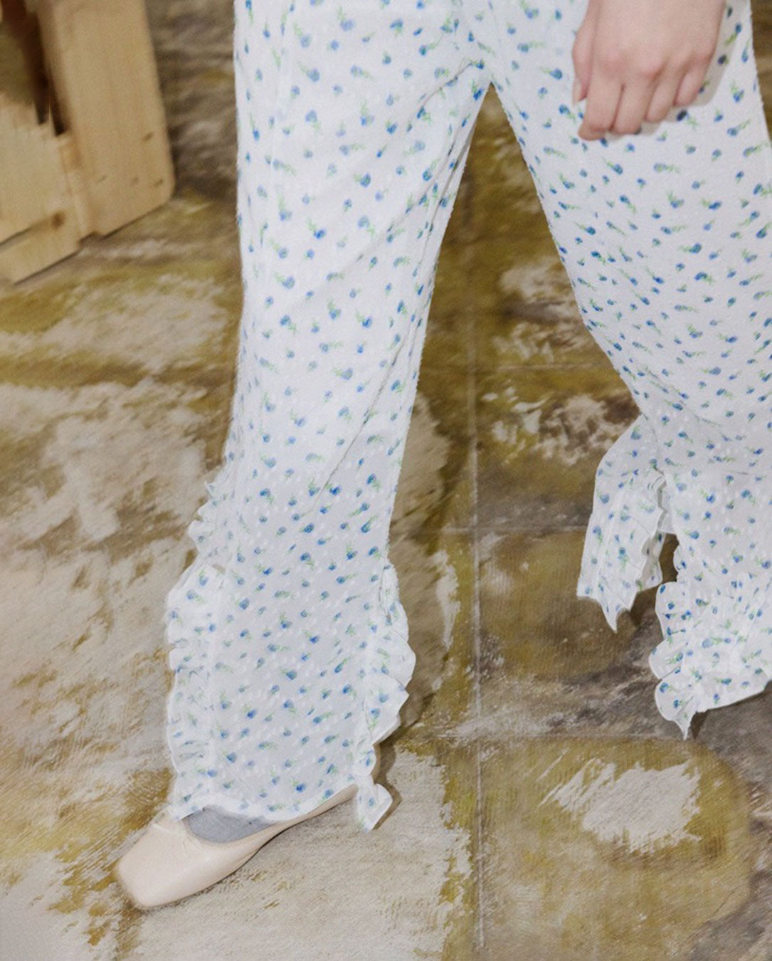 Flower Jacquard Frill Pants white